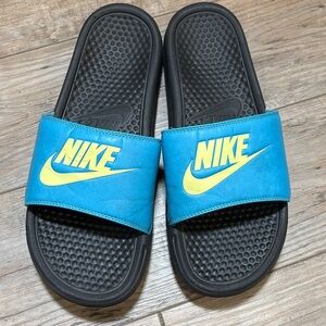 WOMAN’S NIKE BENASSI SLIDES TURQUOISE TEAL YELLOW & BLACK SIZE 11